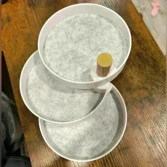 The2Bandits Tiered Catchall Tray White 3 Layer Trinket Dish Gray Felt Liners - Picture 5 of 9
